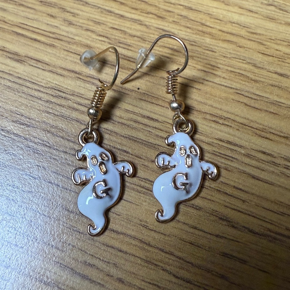 New vintage never worn Halloween Dangle Earrings Spooky Ghost